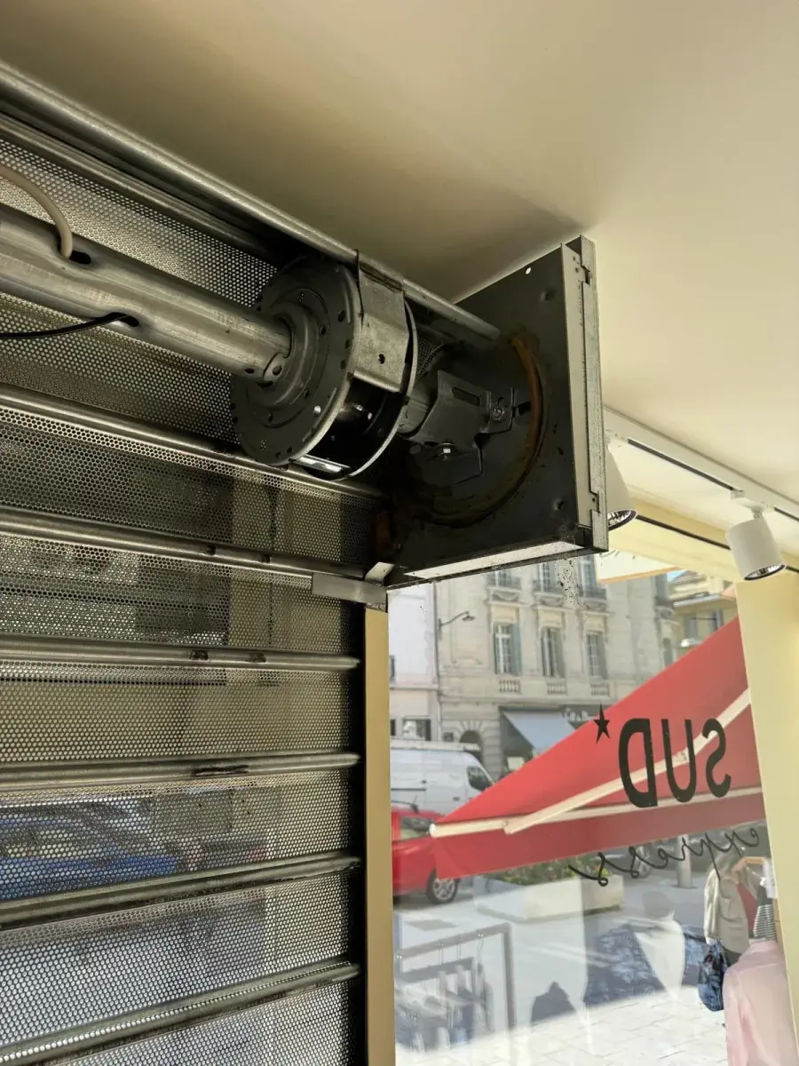Motorisation de rideau métallique à Évry-Courcouronnes