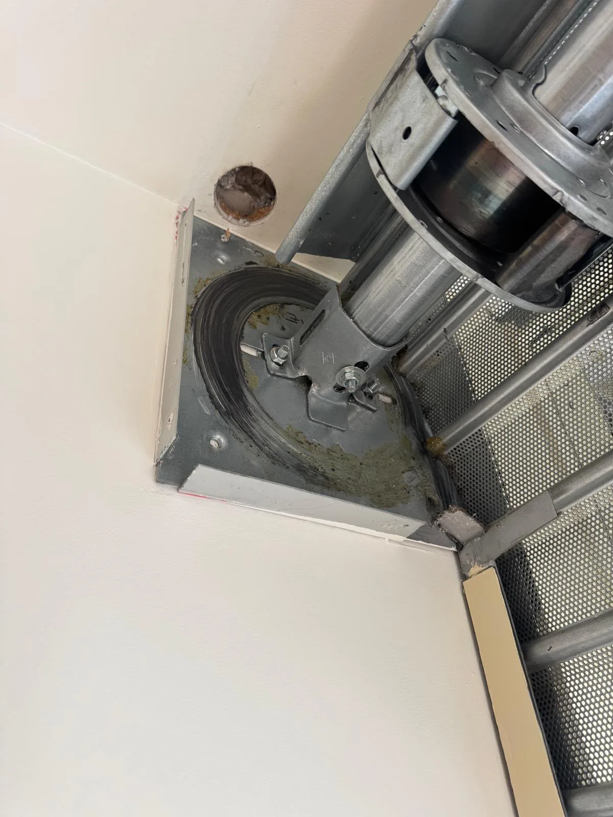 Motorisation de rideau métallique à Évry-Courcouronnes